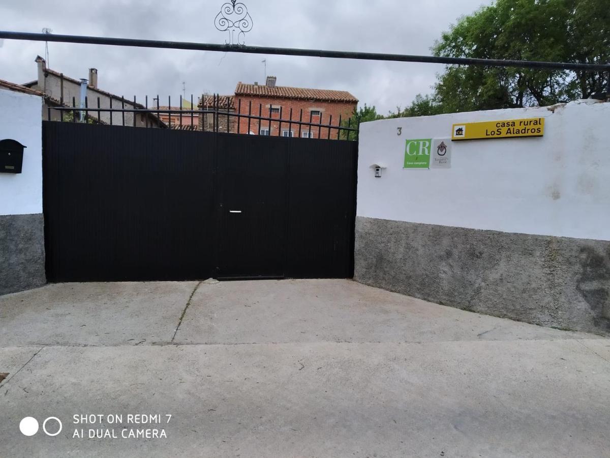 Los Aladros La Puebla De Valverde Exterior photo