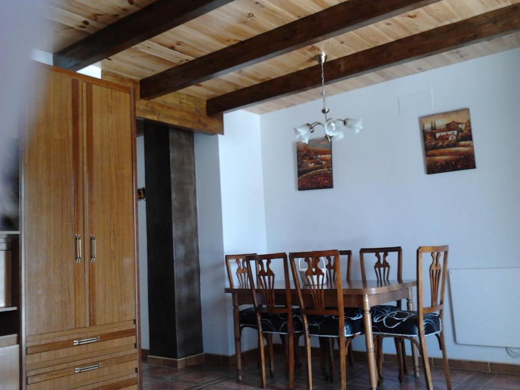 Los Aladros La Puebla De Valverde Room photo