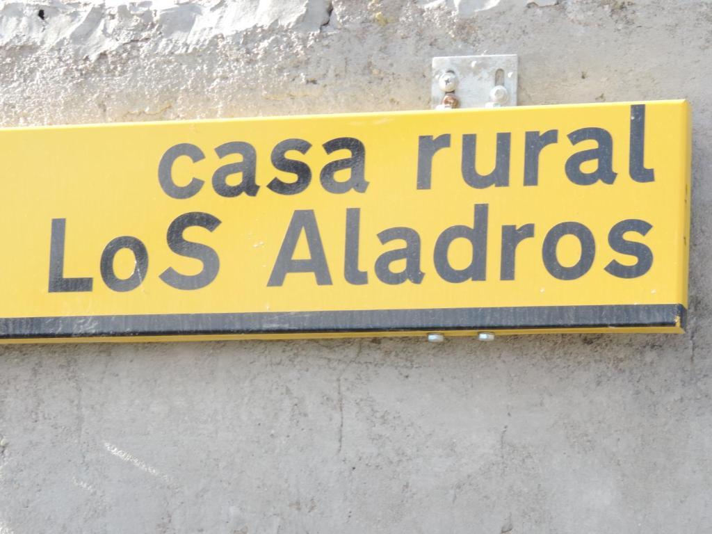 Los Aladros La Puebla De Valverde Exterior photo